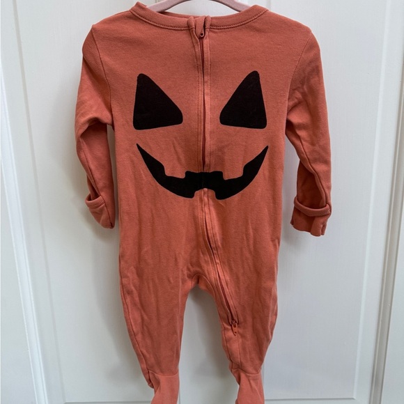 Old Navy Other - NWOT Old Navy 3-6M Gender Neutral Halloween Long Sleeve Onesie Pajamas